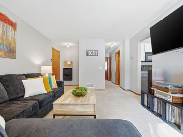 4340 Buckingham Court, Unit 1606, Vadnais Heights, MN 55127