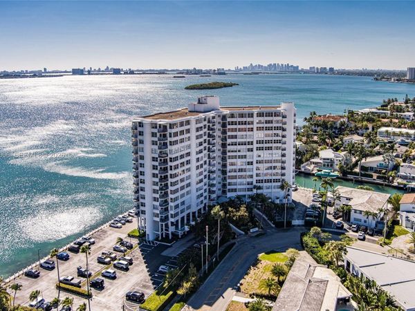 11930 N Bayshore Dr , Unit 606, North Miami, FL 33181