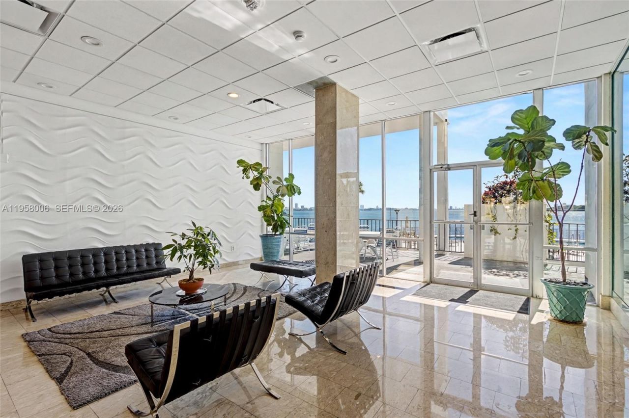 11930 N Bayshore Dr, Unit 606, North Miami, FL 33181 Photo