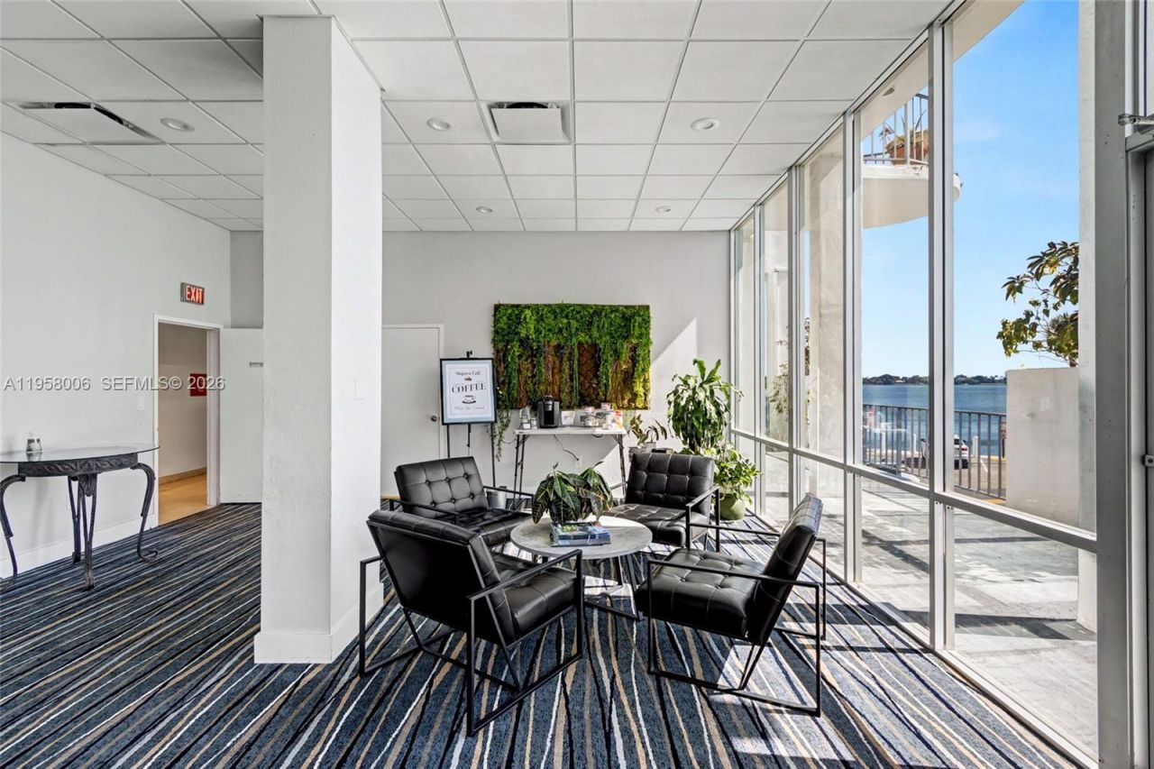 11930 N Bayshore Dr, Unit 606, North Miami, FL 33181 Photo