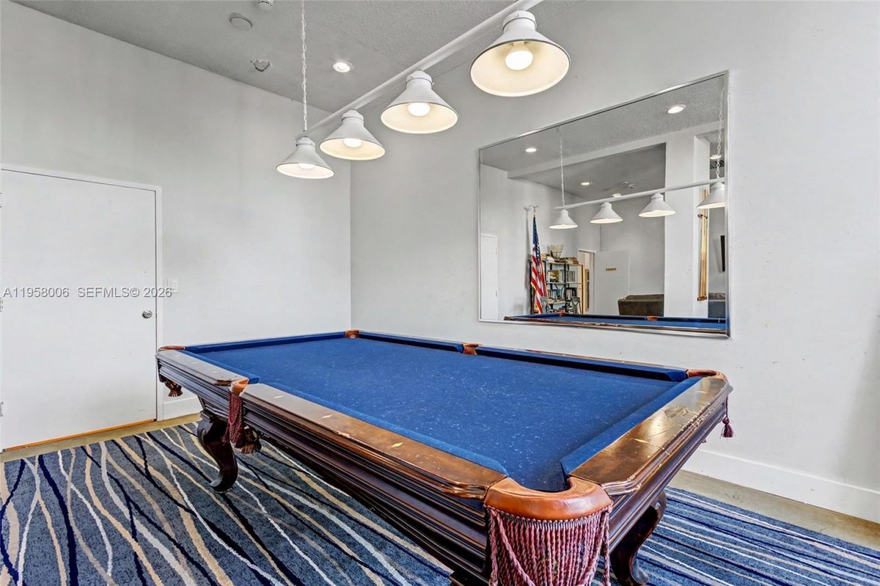 11930 N Bayshore Dr, Unit 606, North Miami, FL 33181 Photo