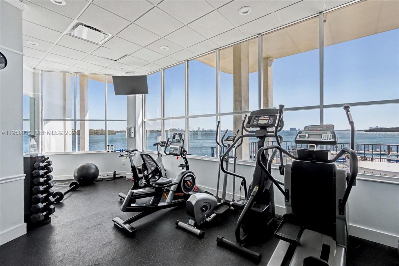 11930 N Bayshore Dr, Unit 606, North Miami, FL 33181 Photo