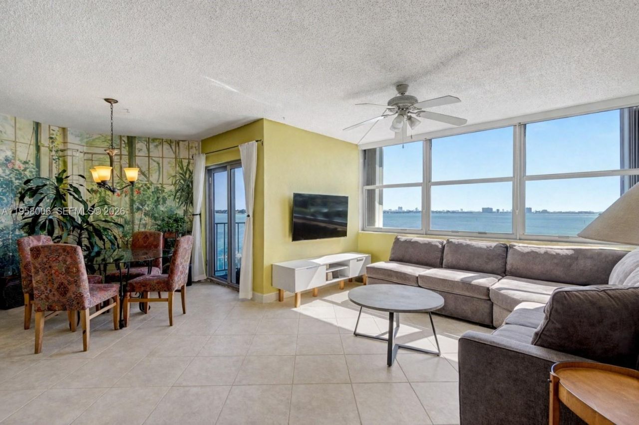 11930 N Bayshore Dr, Unit 606, North Miami, FL 33181 Photo