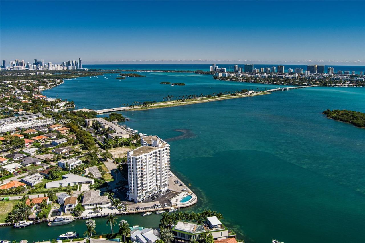 11930 N Bayshore Dr, Unit 606, North Miami, FL 33181 Photo