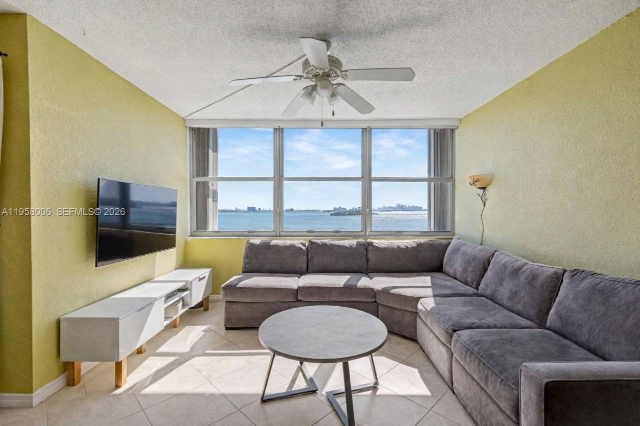 11930 N Bayshore Dr, Unit 606, North Miami, FL 33181 Photo