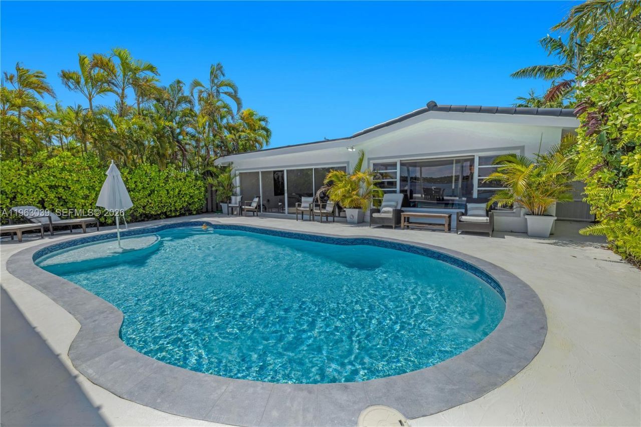 1405 Stillwater Dr , Miami Beach, FL 33141 Photo