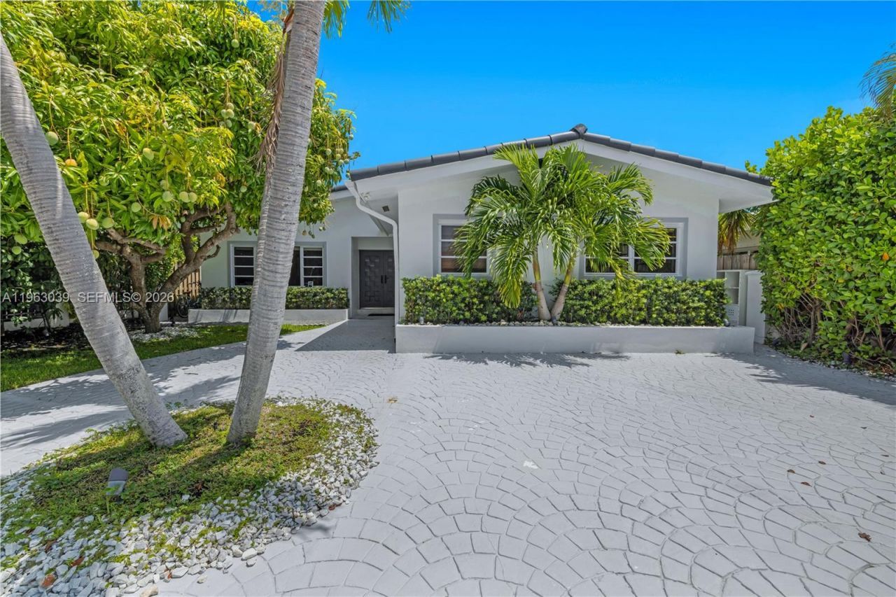 1405 Stillwater Dr , Miami Beach, FL 33141 Photo