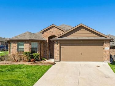 9736 Apex Drive, Fort Worth, TX 76108
