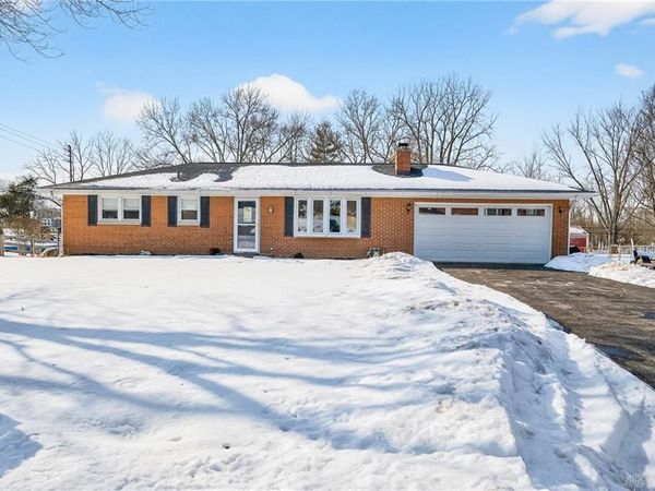 3833 Sterling Drive, Franklin, OH 45005