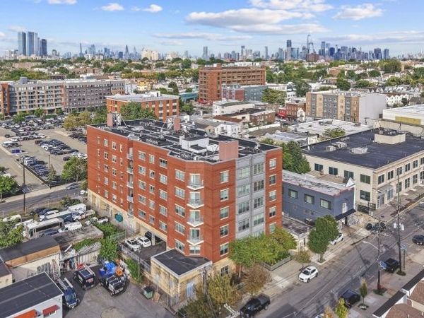 172 Culver Ave, Unit 206, Jersey, NJ 07305