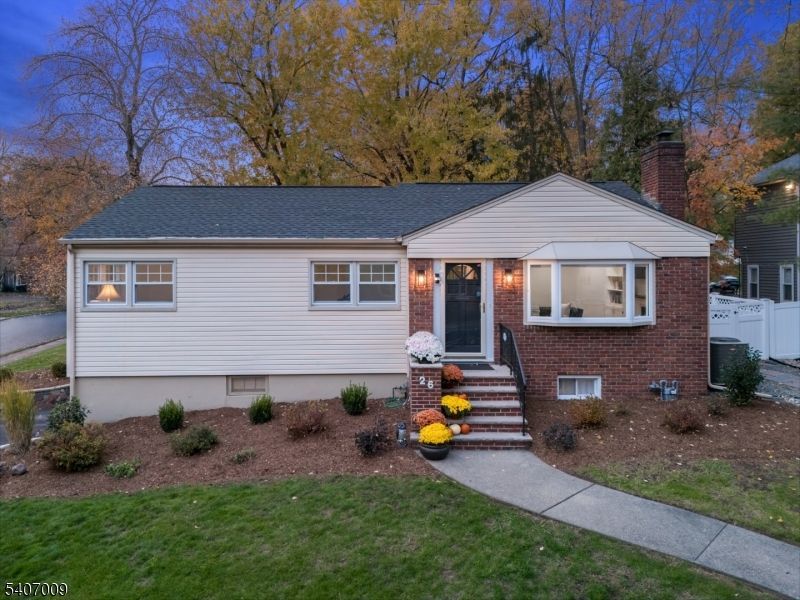 26 Pihlman Pl, Chatham, NJ 07928 Main Photo