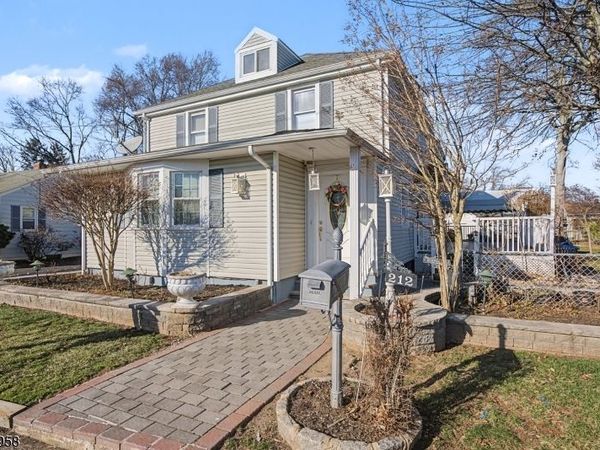 212 Vesper Ave, Middlesex, NJ 08846