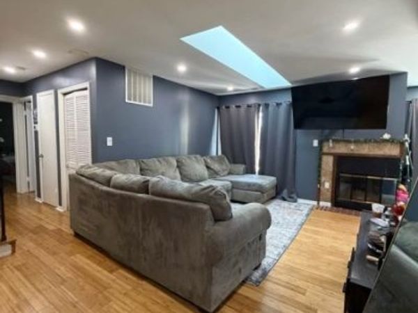 80 Farnham Sq, Sayreville, NJ 08859