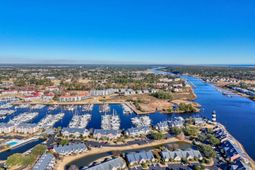 4306 Lightkeepers Way photo 4