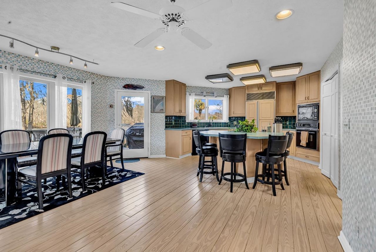 31 Smith Blvd. Photo 10