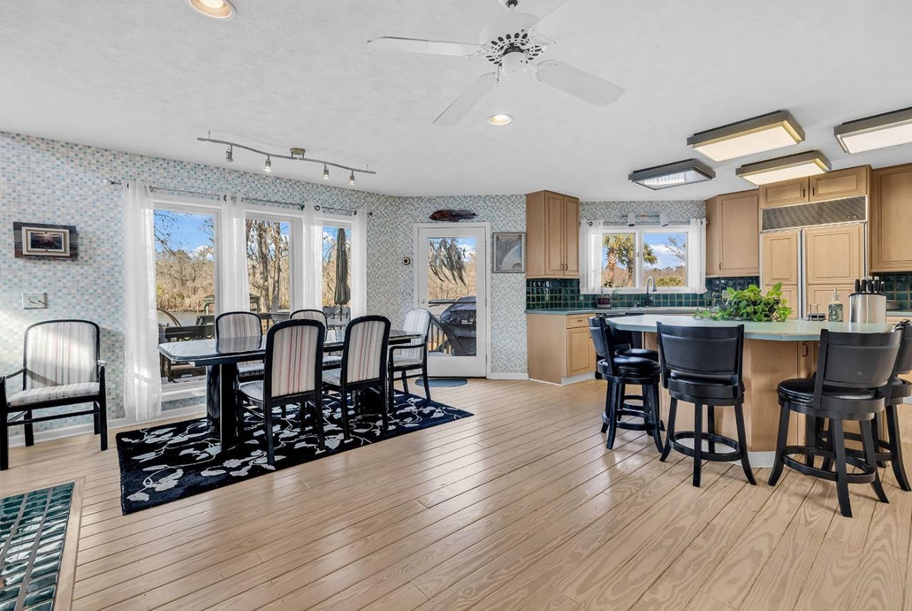 31 Smith Blvd. Photo 11