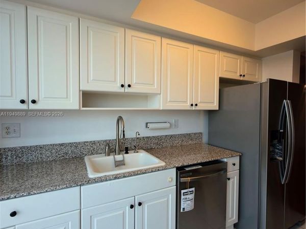 2501 SW 37th Ave, Unit 306, Miami, FL 33133