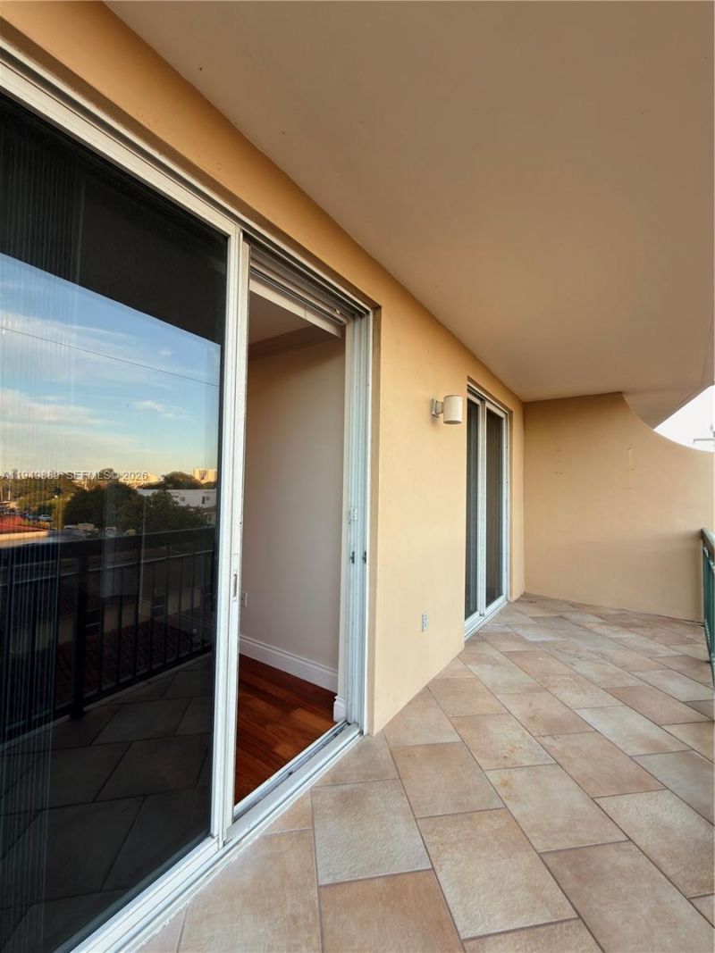 2501 SW 37th Ave, Unit 306, Miami, FL 33133 Photo