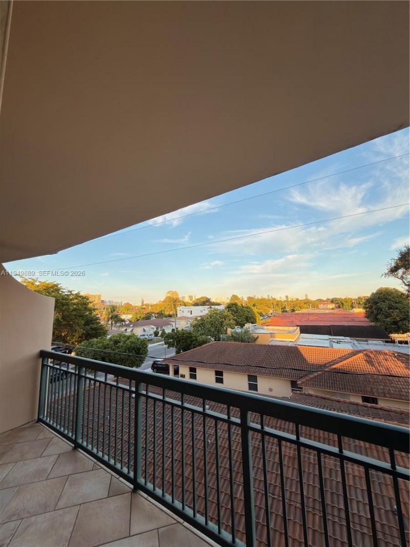 2501 SW 37th Ave, Unit 306, Miami, FL 33133 Photo