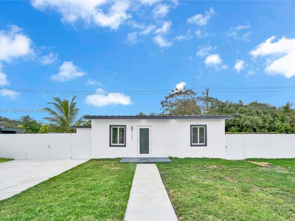 2505 NW 162 TER, Miami Gardens, FL 33054