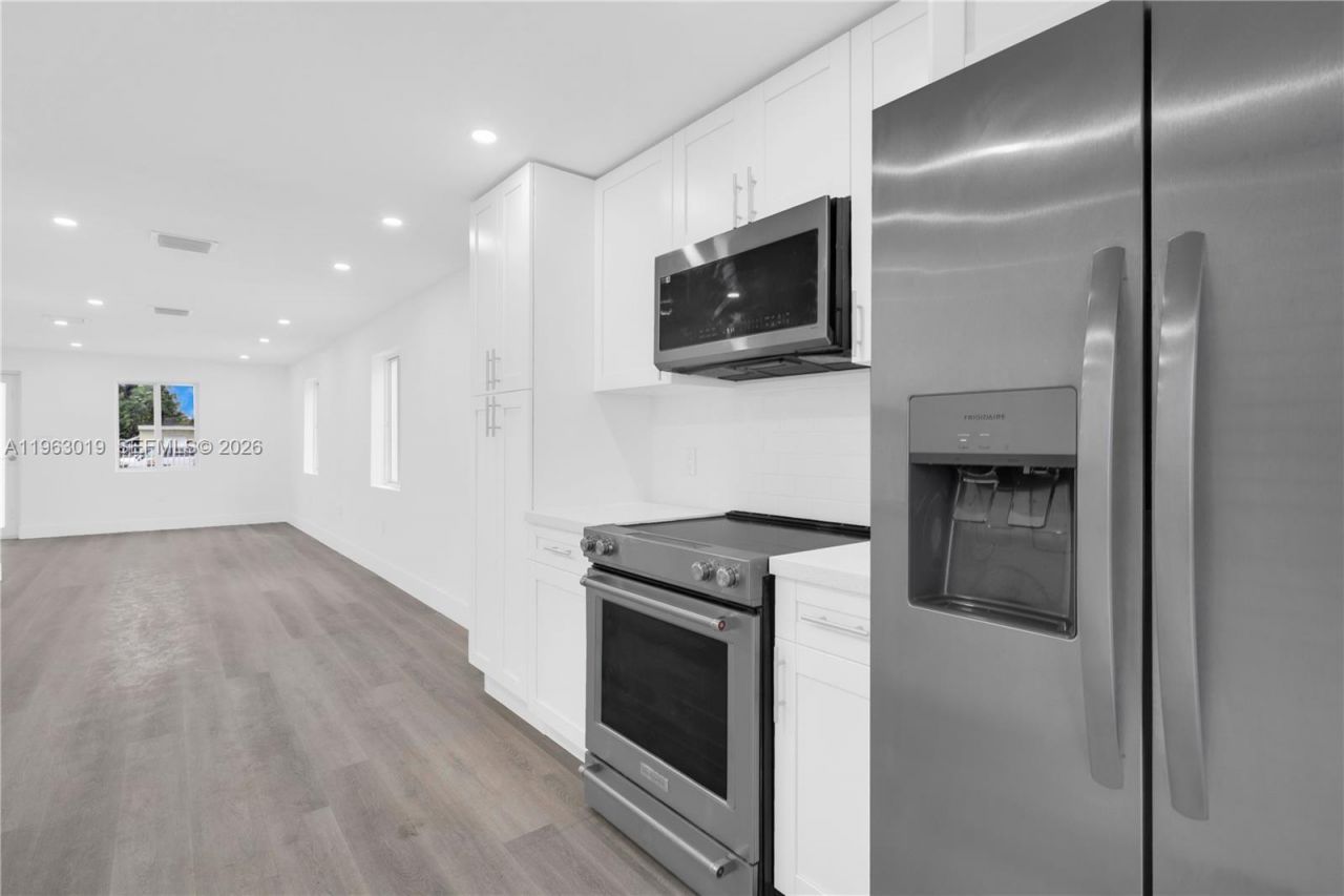 2505 NW 162 Ter, Miami Gardens, FL 33054 Photo