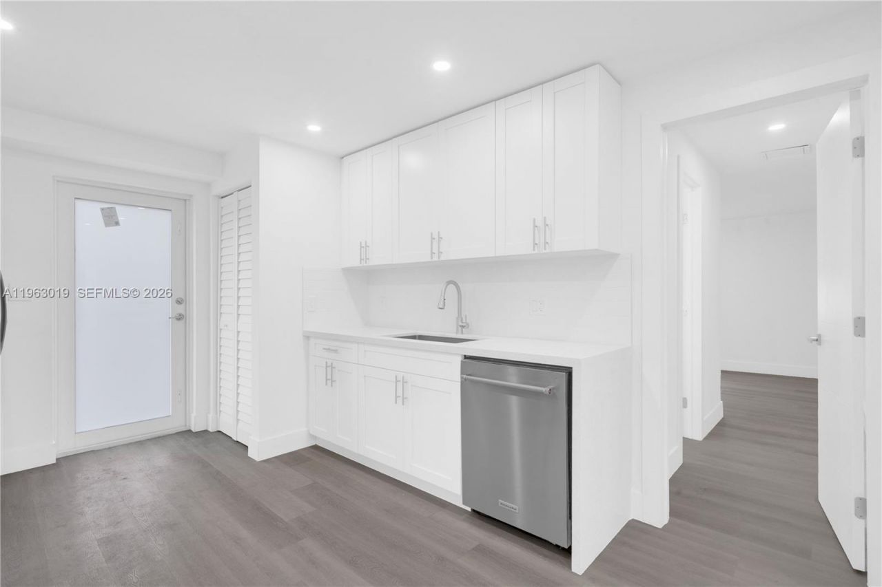 2505 NW 162 Ter, Miami Gardens, FL 33054 Photo