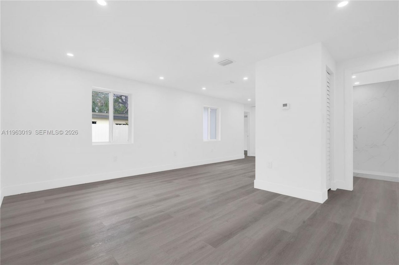 2505 NW 162 Ter, Miami Gardens, FL 33054 Photo