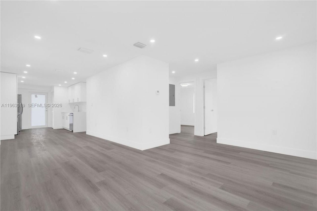 2505 NW 162 Ter, Miami Gardens, FL 33054 Photo