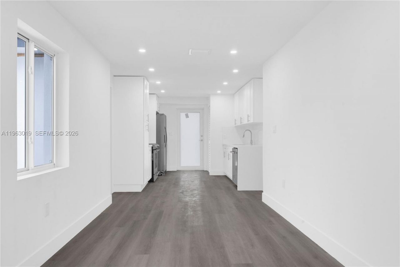 2505 NW 162 Ter, Miami Gardens, FL 33054 Photo