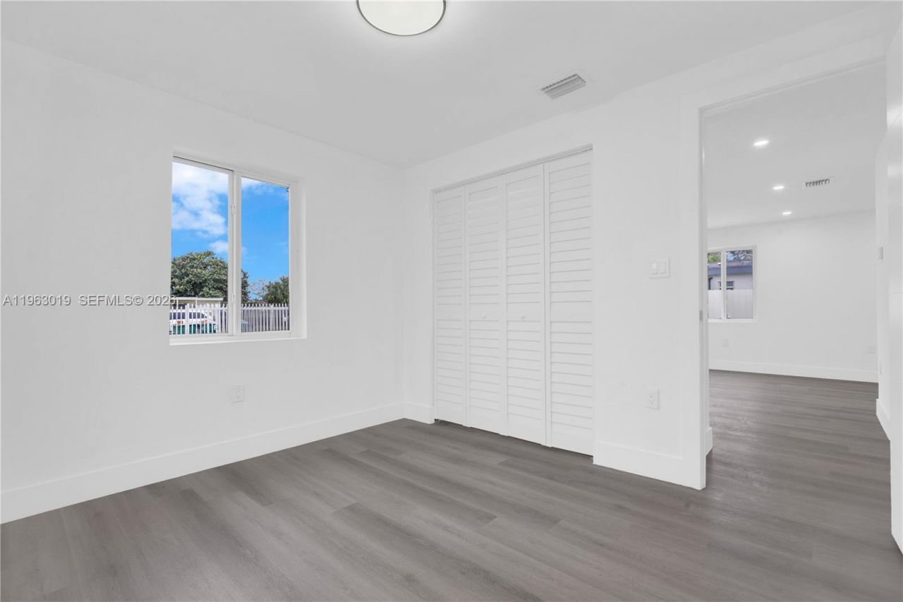 2505 NW 162 Ter, Miami Gardens, FL 33054 Photo