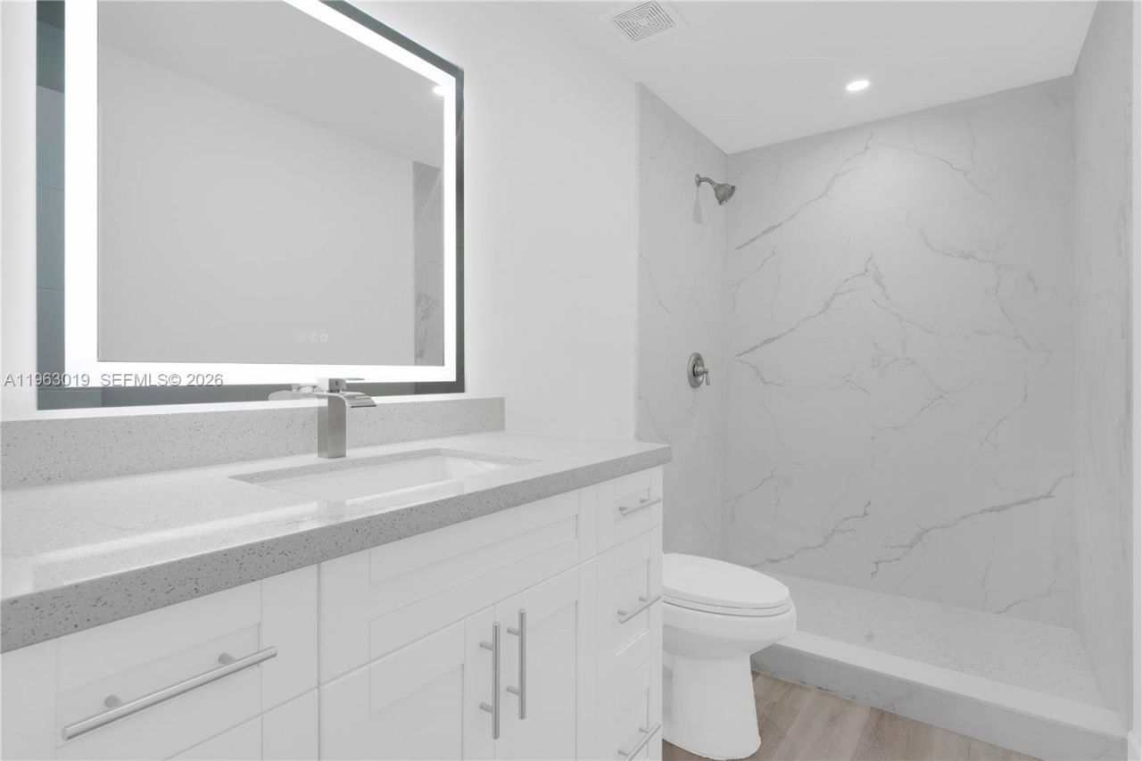 2505 NW 162 Ter, Miami Gardens, FL 33054 Photo