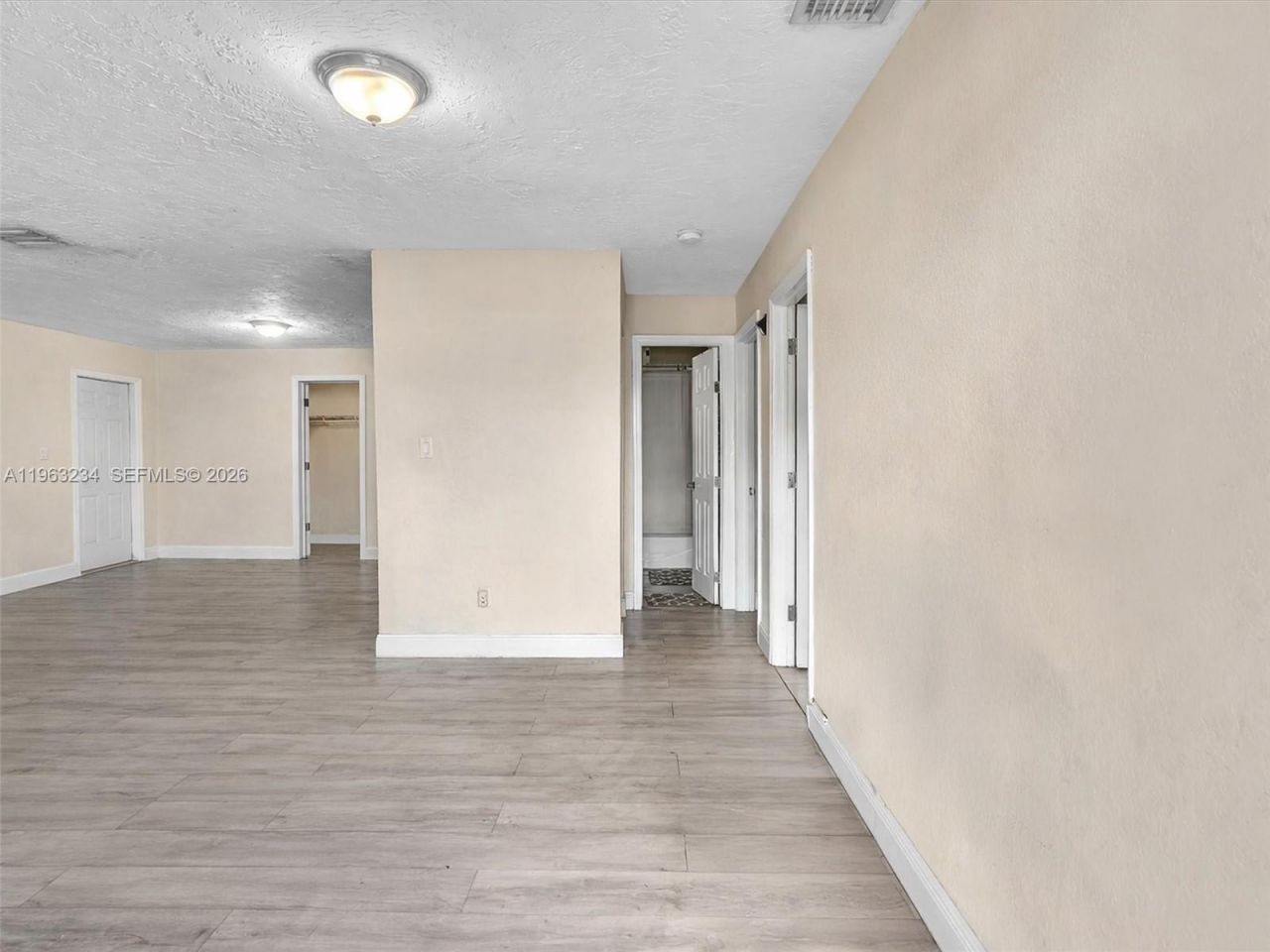 2512 NW 9th Pl, Fort Lauderdale, FL 33311 Photo