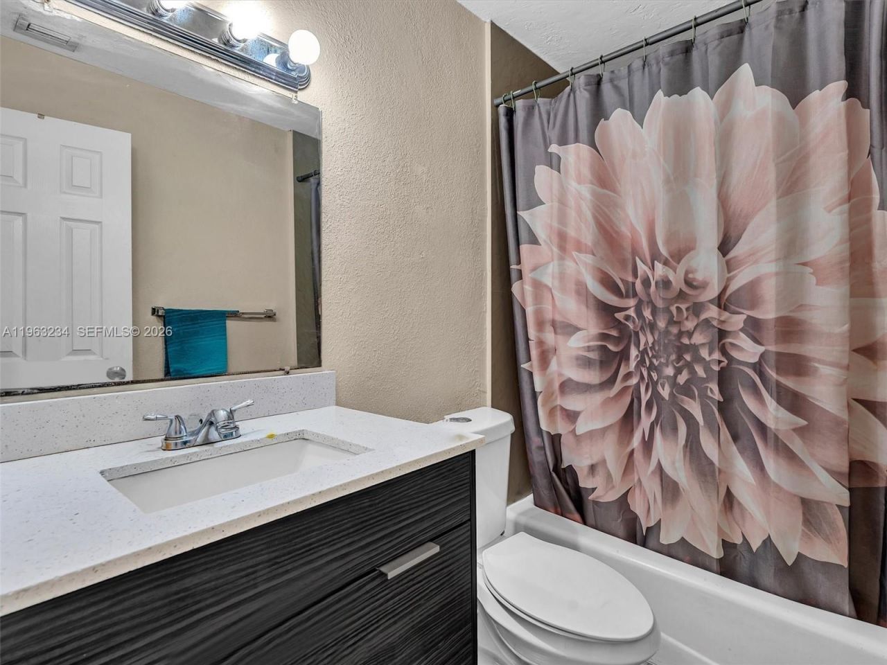 2512 NW 9th Pl, Fort Lauderdale, FL 33311 Photo