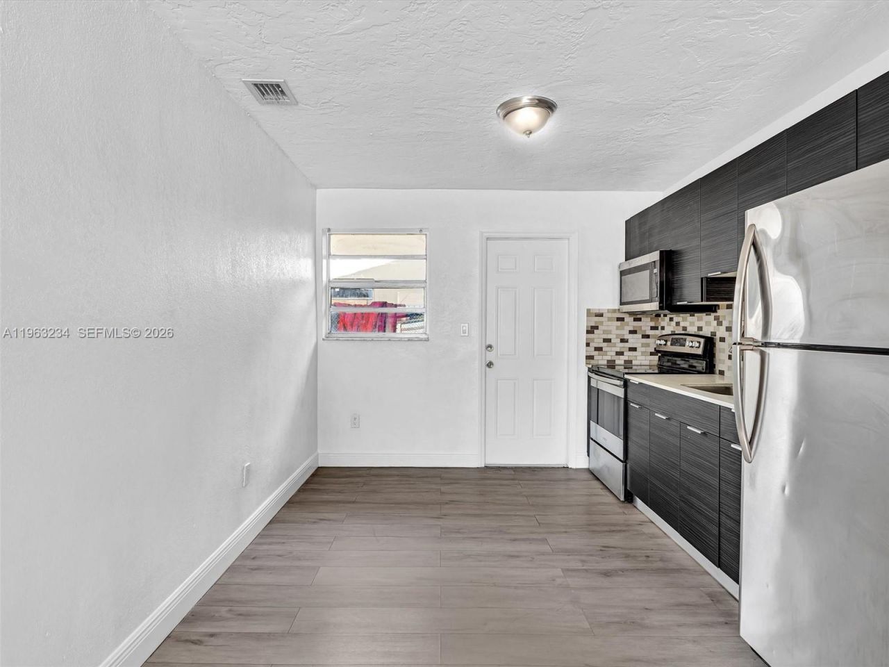 2512 NW 9th Pl, Fort Lauderdale, FL 33311 Photo