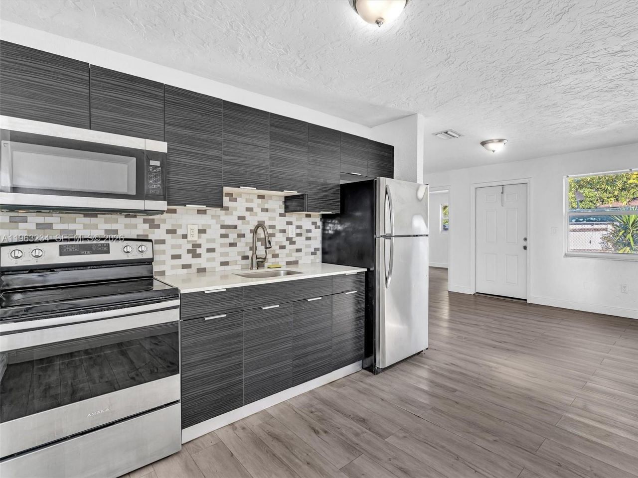 2512 NW 9th Pl, Fort Lauderdale, FL 33311 Photo