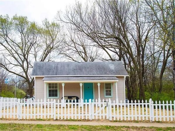 241 Huntsville Road, Fayetteville, AR 72701