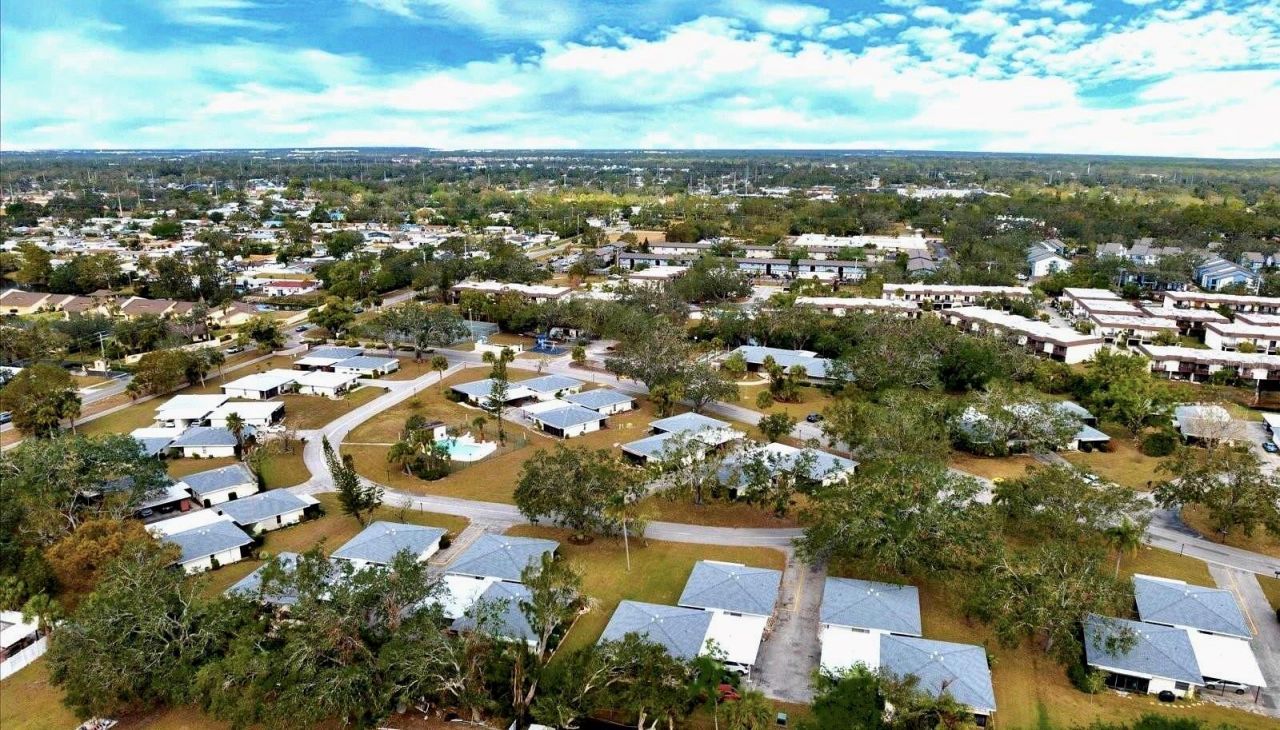 3364 Ramblewood Way, Unit 12, Sarasota, FL 34237 Photo