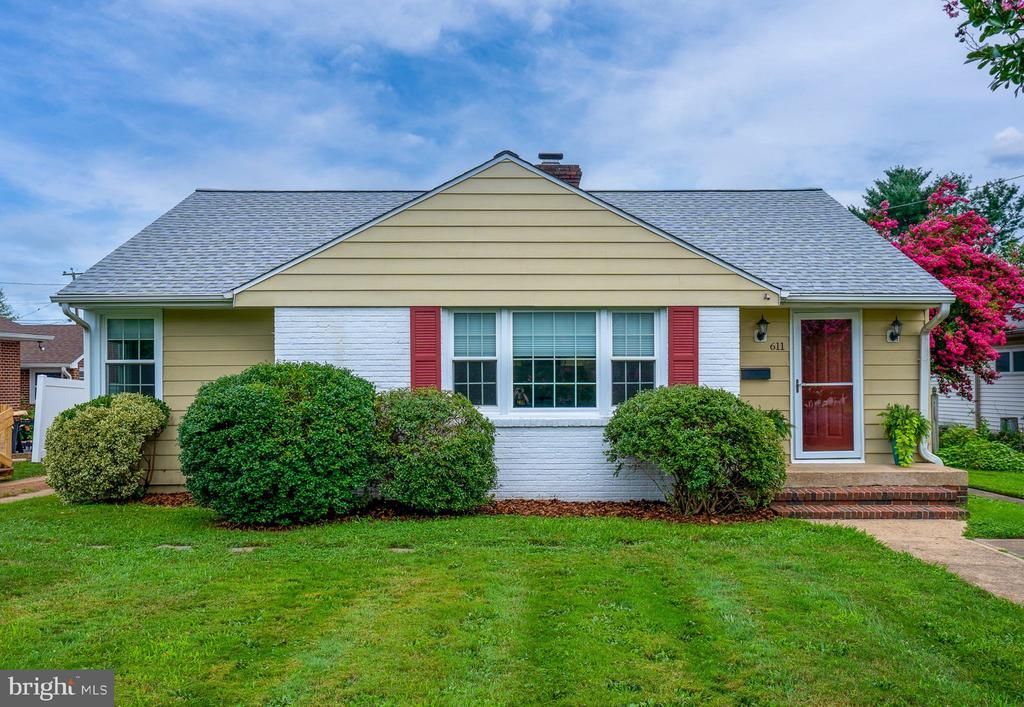 611 Bunker Hill Street, Fredericksburg, VA 22401 Main Photo