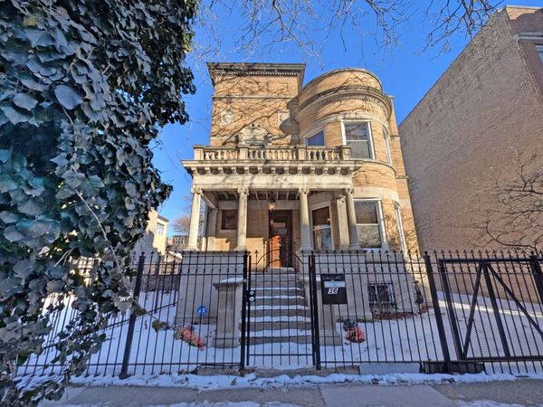 836 E 52nd Street, Chicago, IL 60615