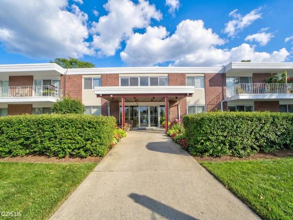 100 Deborah Lane, Unit 16A, Wheeling, IL 60090