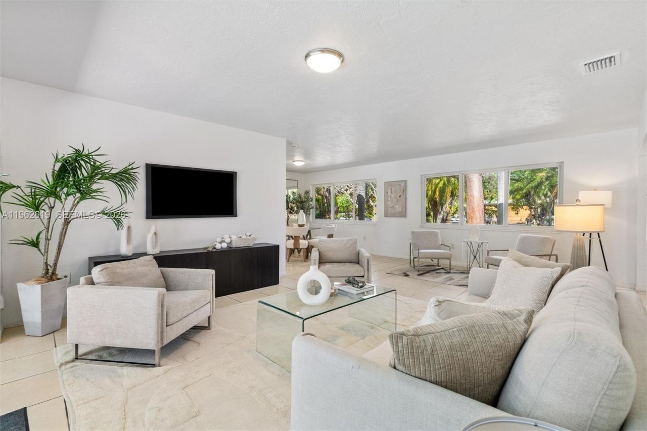 8260 SW 133rd St, Pinecrest, FL 33156 Photo