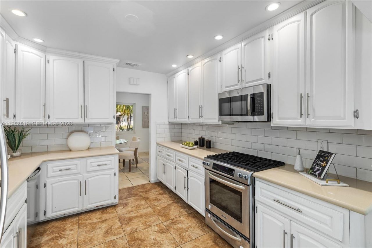 8260 SW 133rd St, Pinecrest, FL 33156 Photo