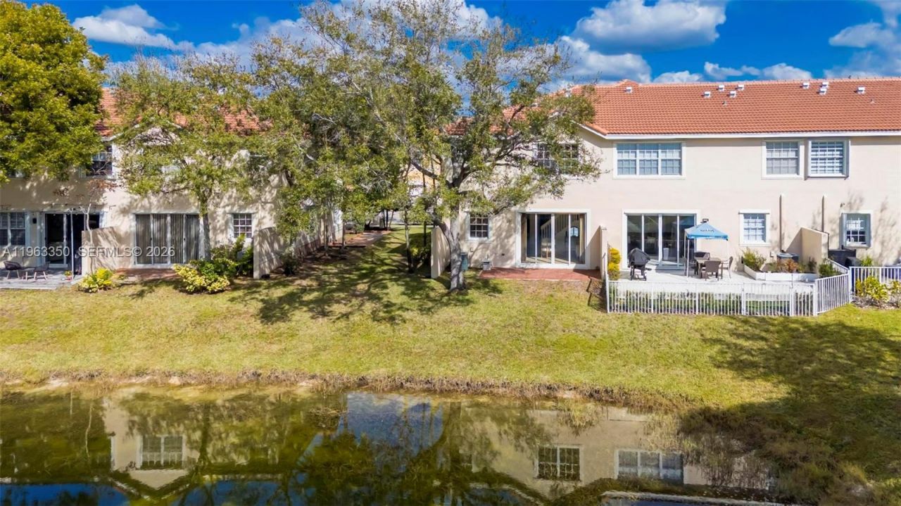 12464 SW 42nd St, Miramar, FL 33027 Photo