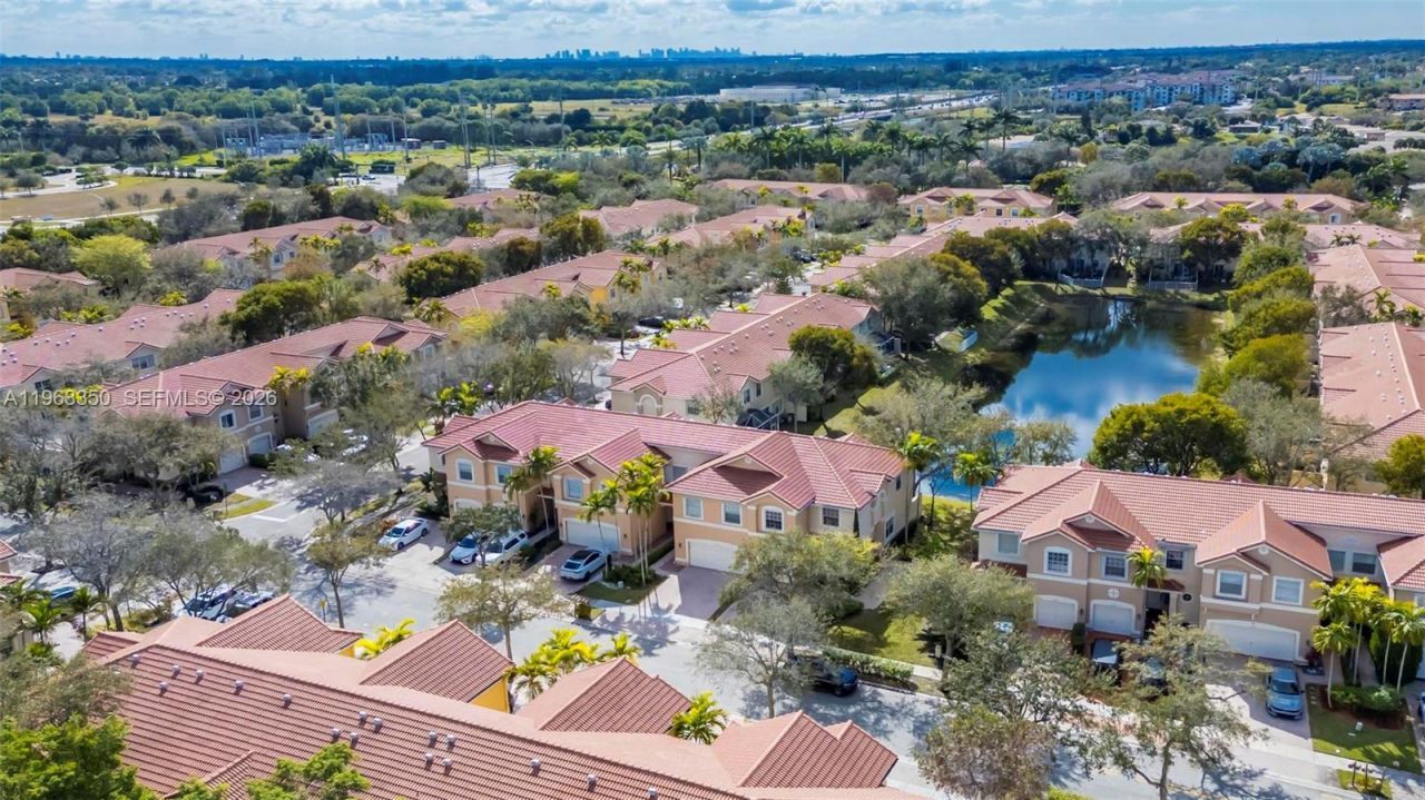 12464 SW 42nd St, Miramar, FL 33027 Photo