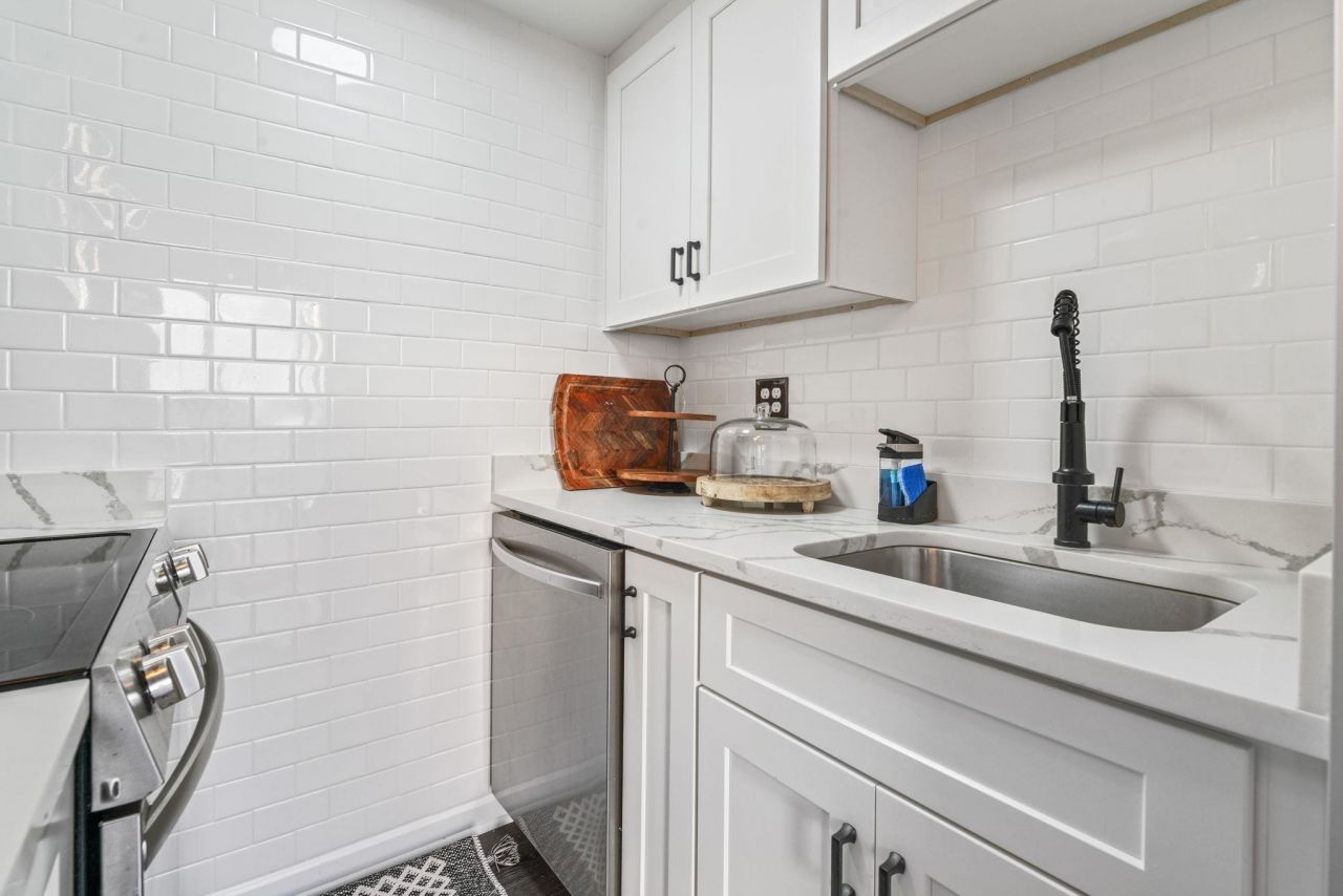 5905 S Kings Hwy.  Photo 10