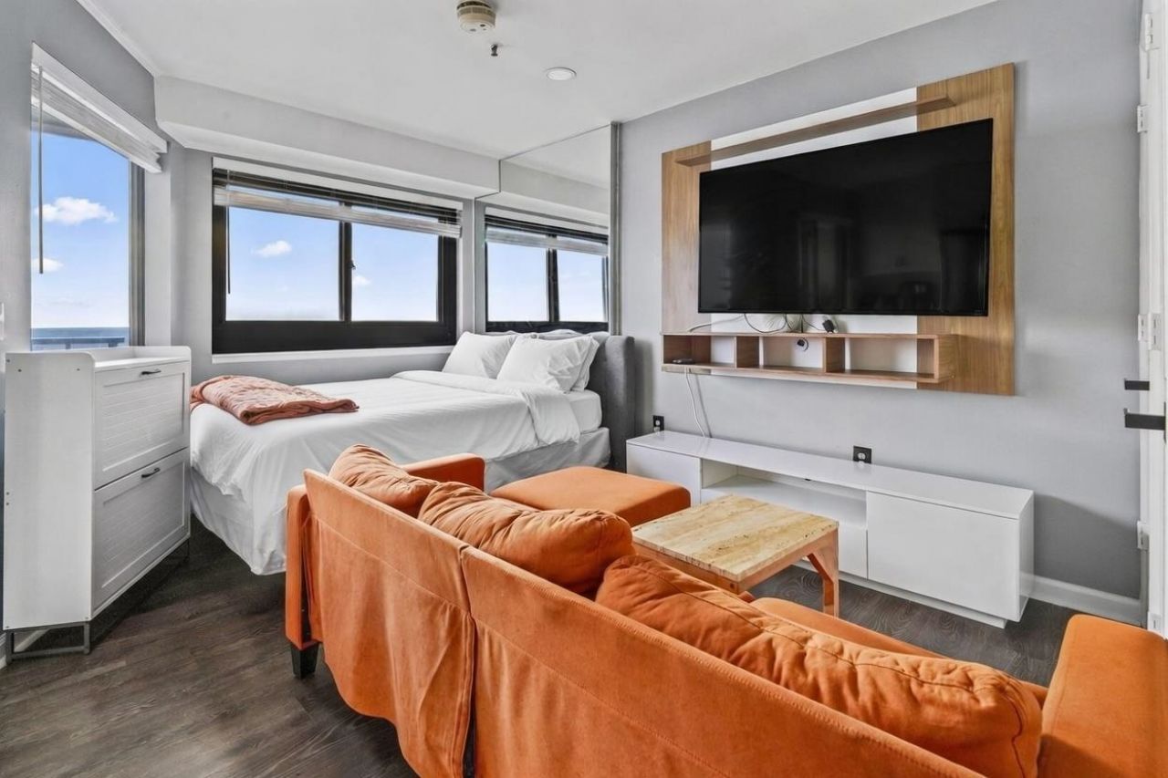 5905 S Kings Hwy.  Photo 4