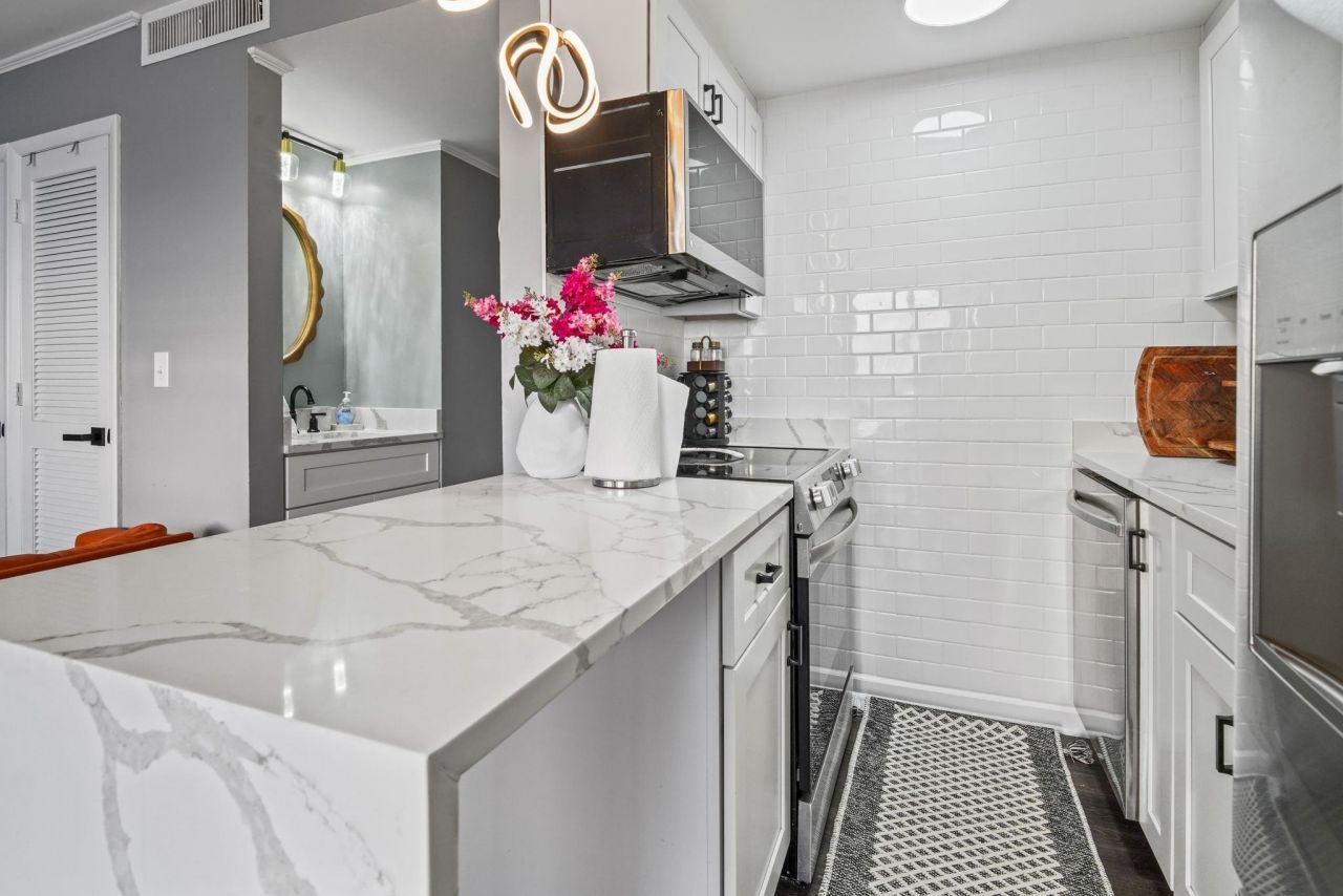 5905 S Kings Hwy.  Photo 8