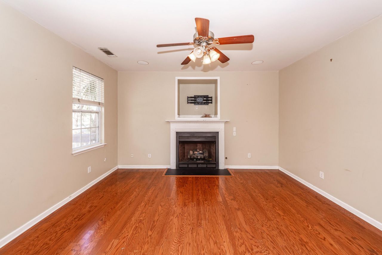 1764 Hickory Knoll Way Photo 4