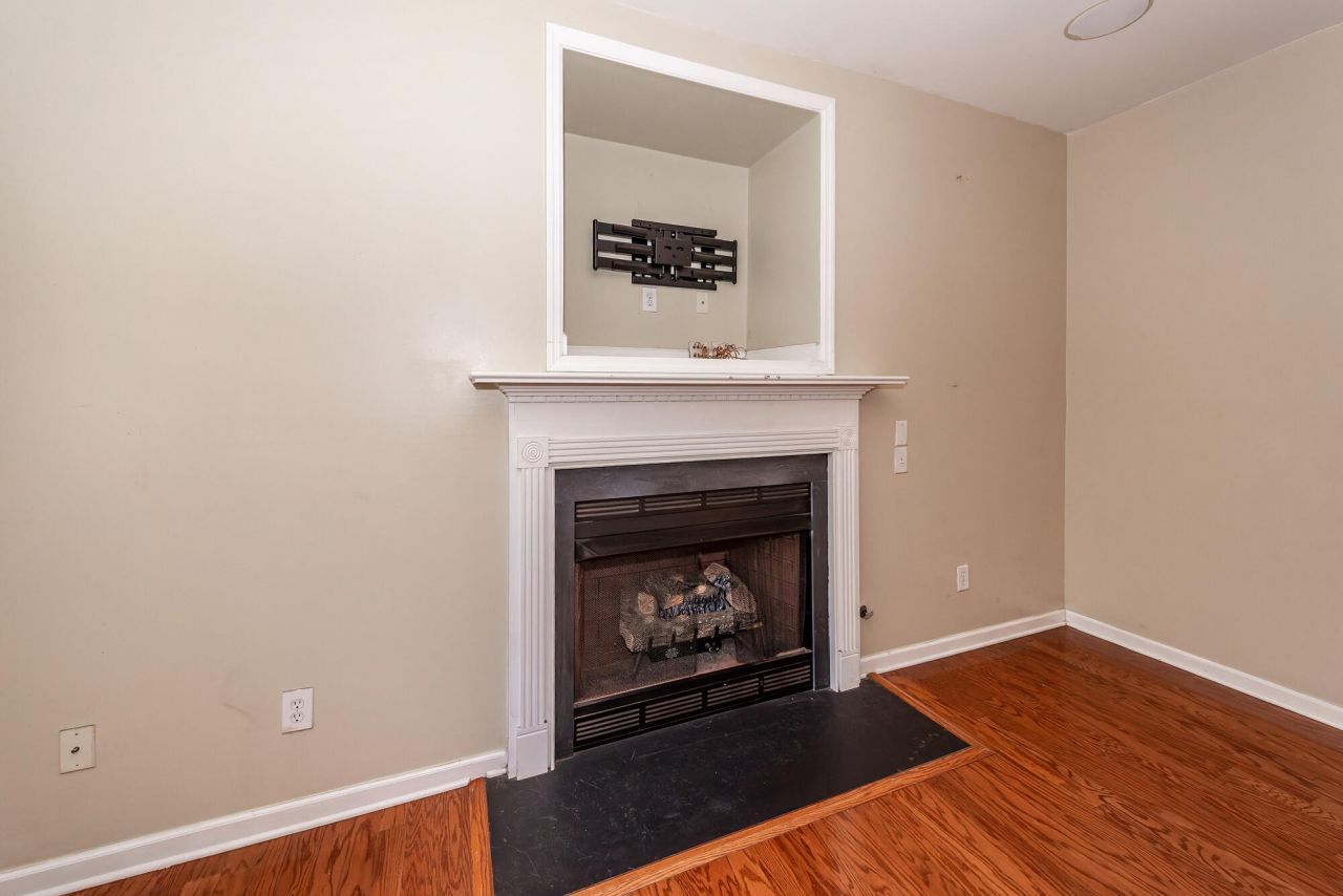 1764 Hickory Knoll Way Photo 6