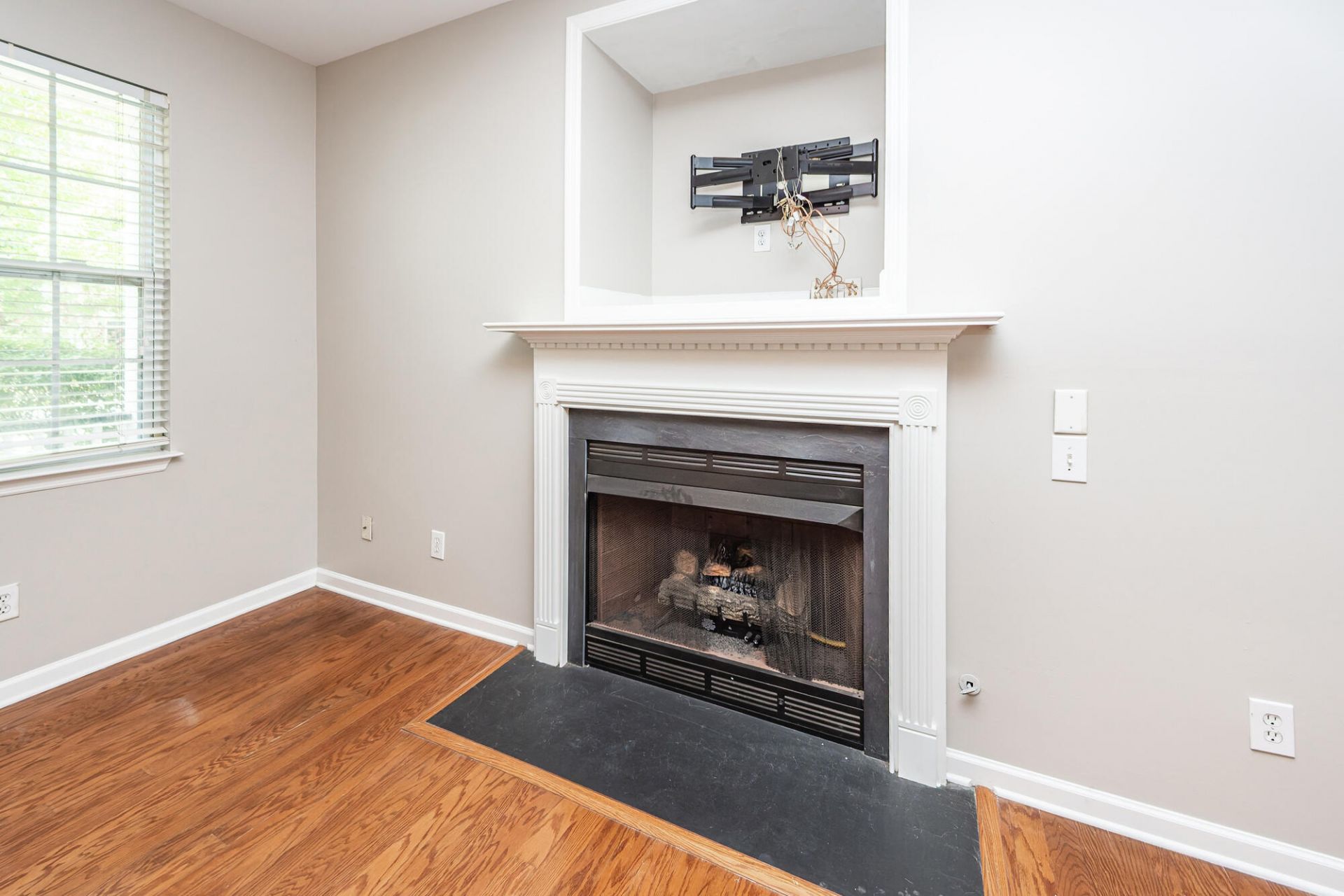 1764 Hickory Knoll Way Photo 7